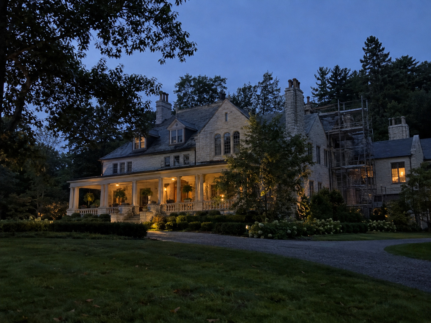 Sunnyside Estate at dusk